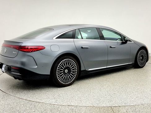 Used 2022 Mercedes-Benz EQS 580 4MATIC Sedan w/ Exclusive Trim Package image 5