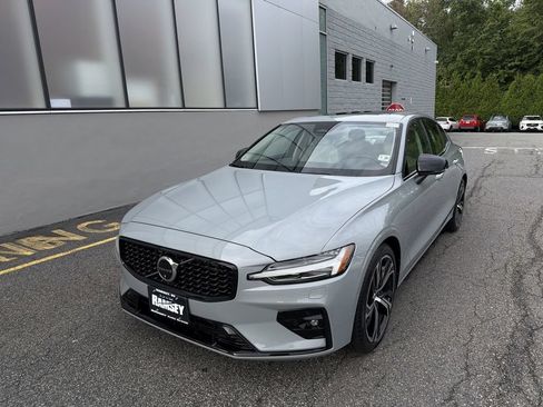 Certified 2024 Volvo S60 B5 Plus w/ Climate Package AWD/4WD image 4