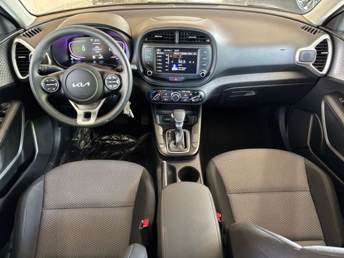 Used 2025 Kia Soul LX w/ LX Technology Package FWD image 31