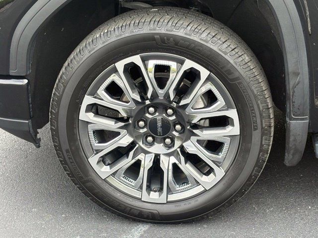Used 2024 GMC Sierra 1500 Denali Ultimate AWD/4WD image 32