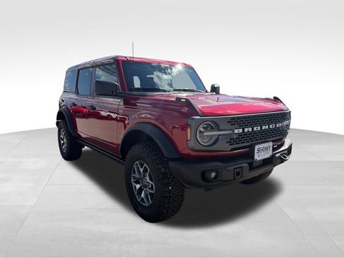 Used 2025 Ford Bronco Badlands AWD/4WD image 3