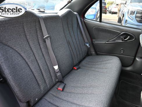 Used 2005 Chevrolet Cavalier Sedan w/ Preferred Equipment Group FWD image 22