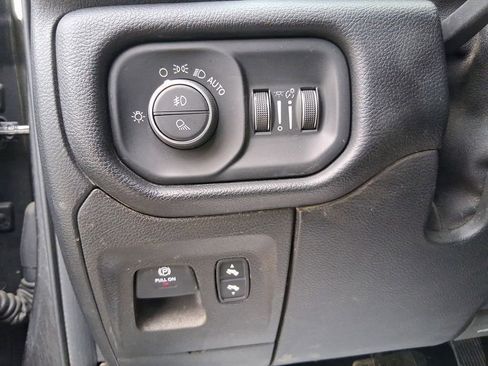 Used 2019 RAM 1500 Big Horn image 29