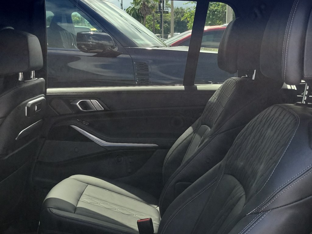 Used 2024 BMW X7 xDrive40i w/ Executive Package AWD/4WD image 10