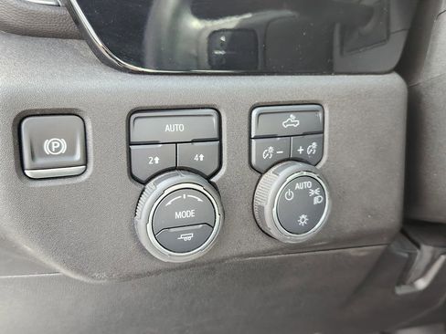 Used 2025 Chevrolet Silverado 1500 LT image 21