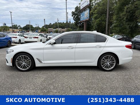 Used 2020 BMW 530i w/ Premium Package RWD image 2