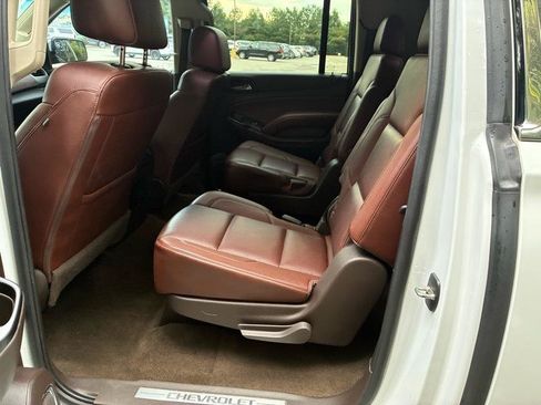 Used 2017 Chevrolet Suburban Premier AWD/4WD image 25