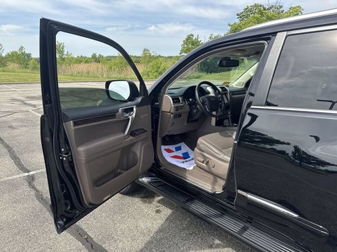 Used 2019 Lexus GX 460 Premium AWD/4WD image 9