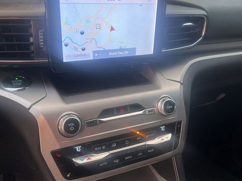 Certified 2021 Ford Explorer XLT w/ Equipment Group 202A image 17