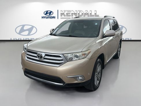 Used 2013 Toyota Highlander Limited image 3
