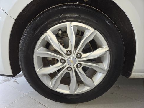 Used 2019 Chevrolet Malibu LT FWD image 12