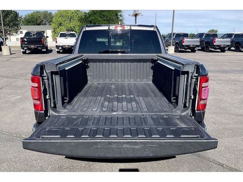 Used 2020 RAM 1500 Big Horn AWD/4WD image 11