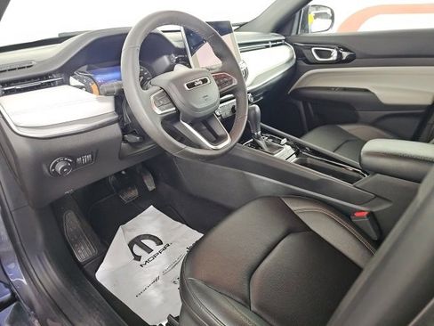 Certified 2024 Jeep Compass Limited image 9