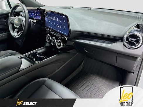 Used 2024 Chevrolet Blazer EV LT AWD/4WD image 32