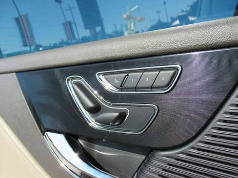 Used 2022 Lincoln Corsair FWD image 25