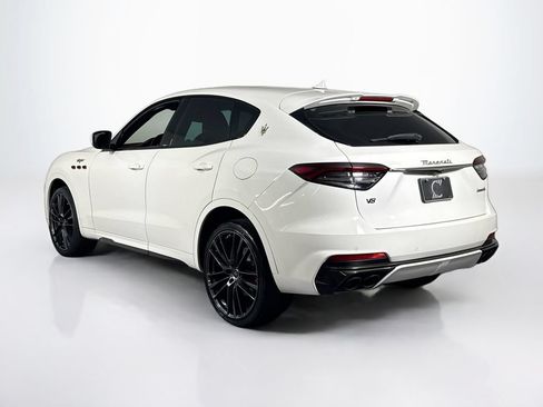 Used 2022 Maserati Levante Trofeo AWD/4WD image 3