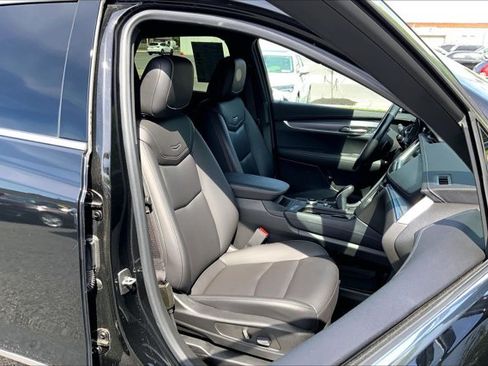 Used 2023 Cadillac XT5 Luxury AWD/4WD image 6