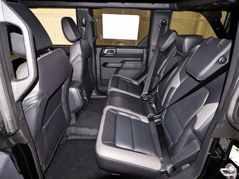 New 2025 Ford Bronco Outer Banks image 12