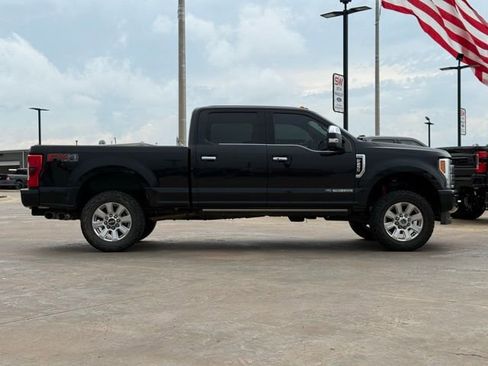 Used 2017 Ford F250 Platinum w/ Platinum Ultimate Package AWD/4WD image 6
