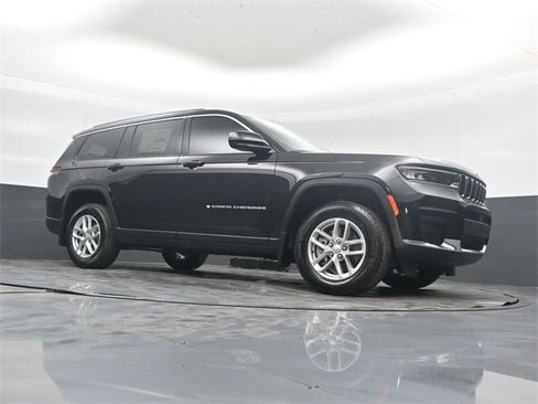 New 2025 Jeep Grand Cherokee L Laredo image 40