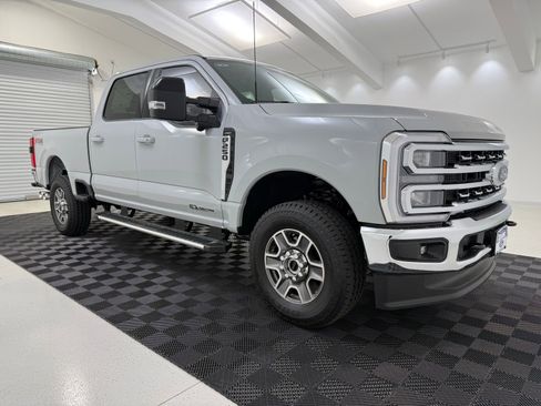 New 2026 Ford F250 Lariat w/ FX4 Off-Road Package image 1