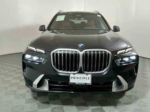 Certified 2024 BMW X7 xDrive40i w/ Premium Package AWD/4WD image 3