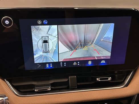 Used 2025 Chevrolet Equinox ACTIV w/ Safety and Technology Package AWD/4WD image 14