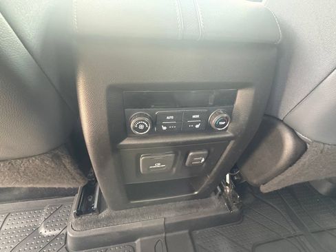 Used 2021 Chevrolet Traverse Premier w/ LPO, Floor Liner Package AWD/4WD image 38