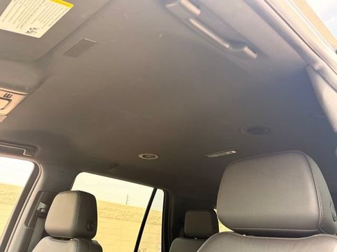 Used 2025 Chevrolet Tahoe LT RWD image 13