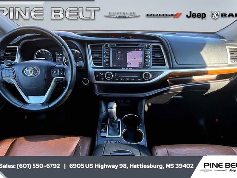 Used 2019 Toyota Highlander Limited image 12