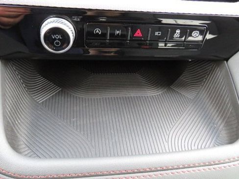 Used 2025 Ford Explorer Active image 20