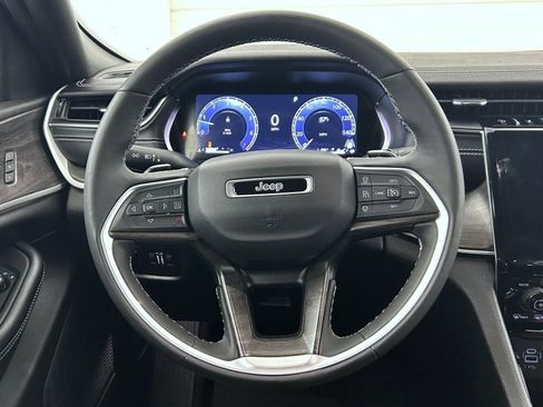 Certified 2024 Jeep Grand Cherokee Limited image 11