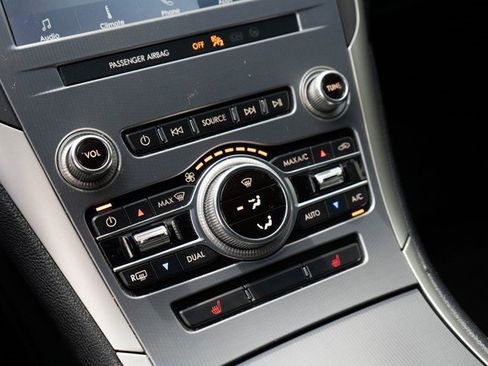 Used 2020 Lincoln MKZ image 27