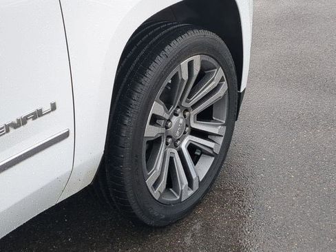Used 2019 GMC Yukon Denali w/ Denali Ultimate Package AWD/4WD image 12