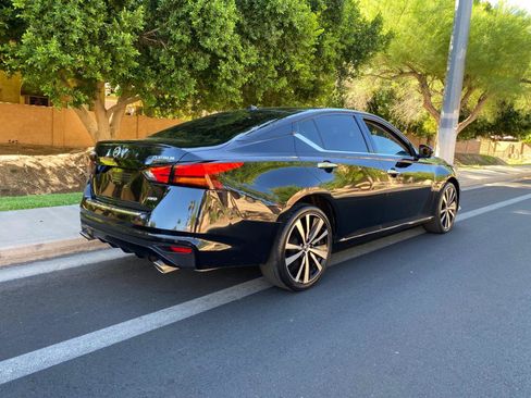 Used 2019 Nissan Altima 2.5 Platinum AWD/4WD image 7
