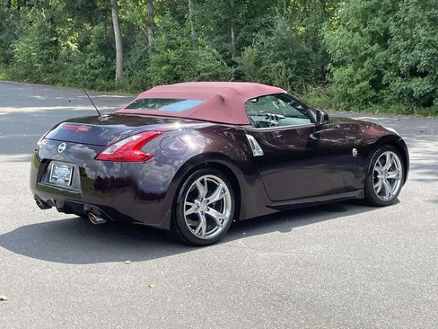 Used 2010 Nissan 370Z Touring w/ Sport Pkg RWD image 12