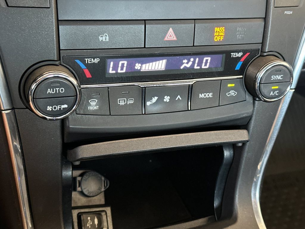 Used 2016 Toyota Camry LE FWD image 18