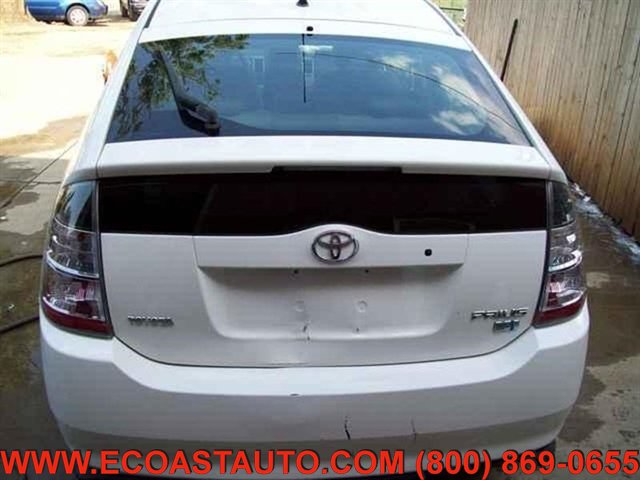 Used 2005 Toyota Prius w/ Pkg 5 FWD image 4