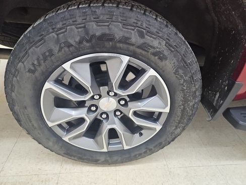 Used 2022 Chevrolet Silverado 1500 LT image 23