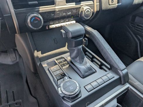 Used 2024 Toyota Tacoma SR5 AWD/4WD image 19
