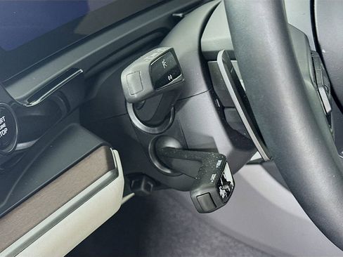 New 2025 Porsche Cayenne GTS image 11