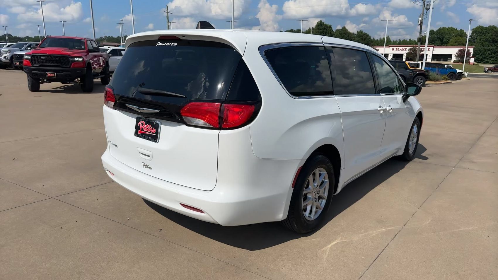 Used 2024 Chrysler Voyager LX FWD image 8