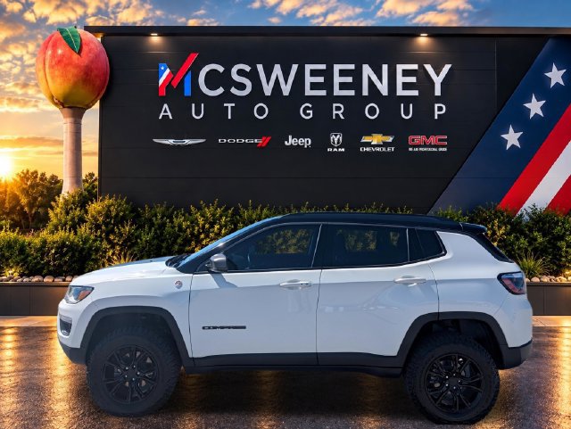 Used 2021 Jeep Compass Trailhawk AWD/4WD image 2