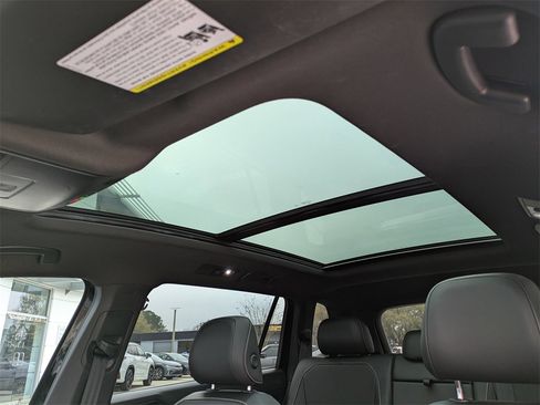 Used 2023 Volkswagen Tiguan SE R-Line image 26