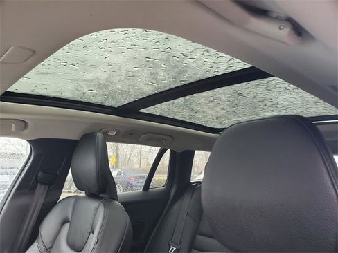 Certified 2025 Volvo V60 B5 Cross Country Plus image 13