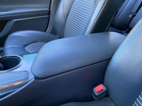 Used 2020 Toyota Camry SE image 50