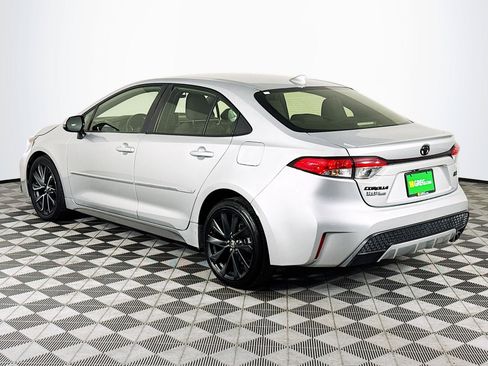 Used 2022 Toyota Corolla SE FWD image 6