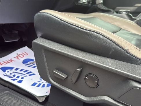 Used 2022 Ford Bronco Wildtrak image 11