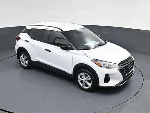 Used 2025 Nissan Kicks Play S image 25