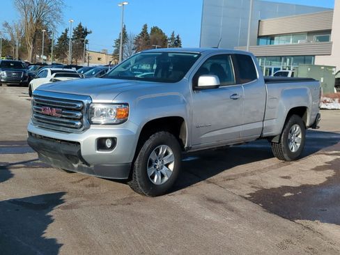 Used 2015 GMC Canyon SLE image 4